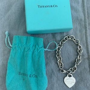 Tiffany & Co. Return to Tiffany’s Heart Bracelet